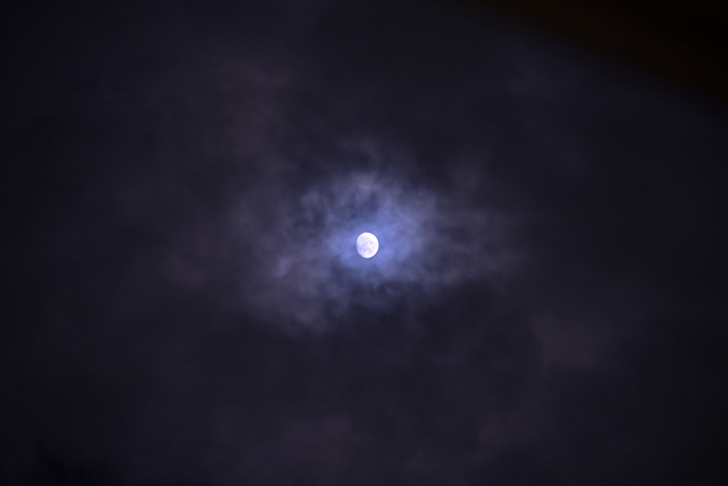 不穏な夜
