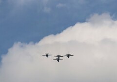 雲の向こうから・・
