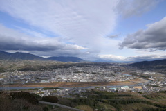 紀の川と町並み