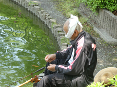 マスクはとれたが花粉症でね！