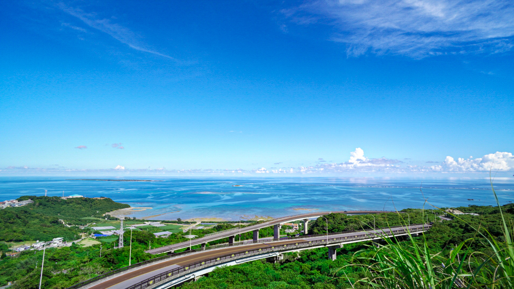 ニライカナイ橋　海の彼方の楽園