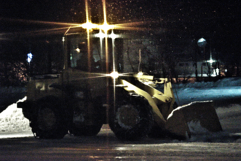 闇を穿つ、独り光のページェント