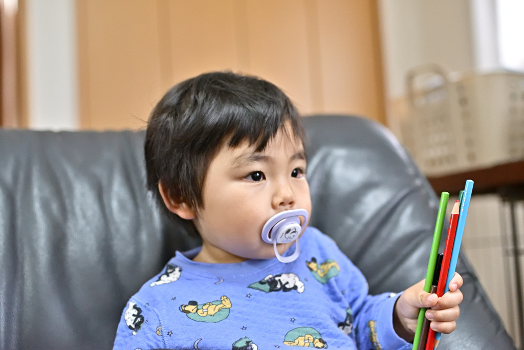 落ち着きのない弔問客