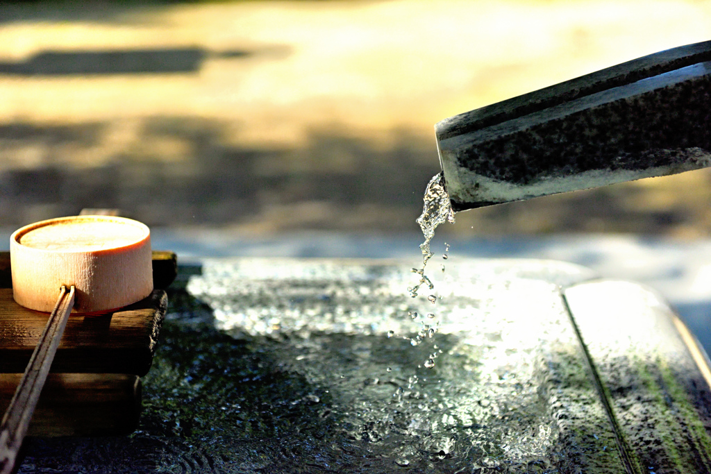 手水舎 こっちから