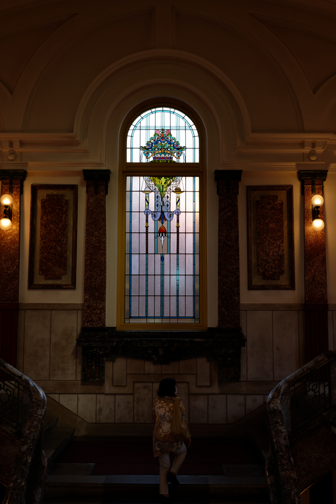 ステンドグラスのある階段