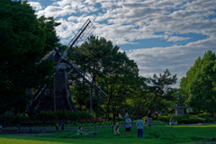 風車と群像