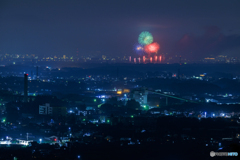 遠く聞こえる花火の音