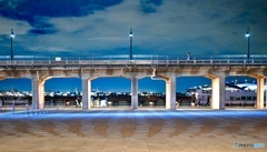 港の遊歩道