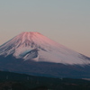 初日に輝く富士山