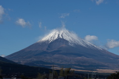 強風に荒れる山頂