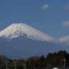 穏やかな春姿の富士山