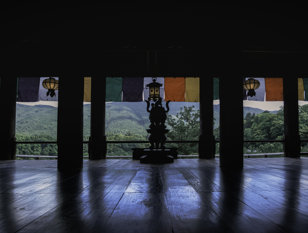 新緑の長谷寺-礼堂