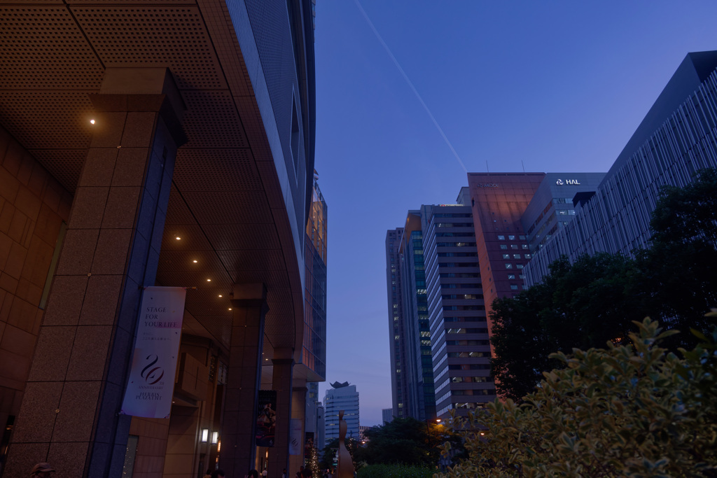 西梅田夕景01