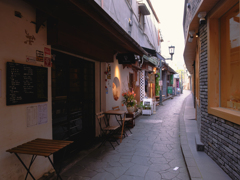 ぶらり奈良へ-カフェの並ぶ路地
