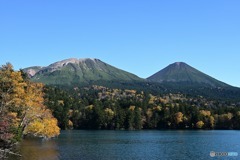 雌阿寒岳と阿寒富士