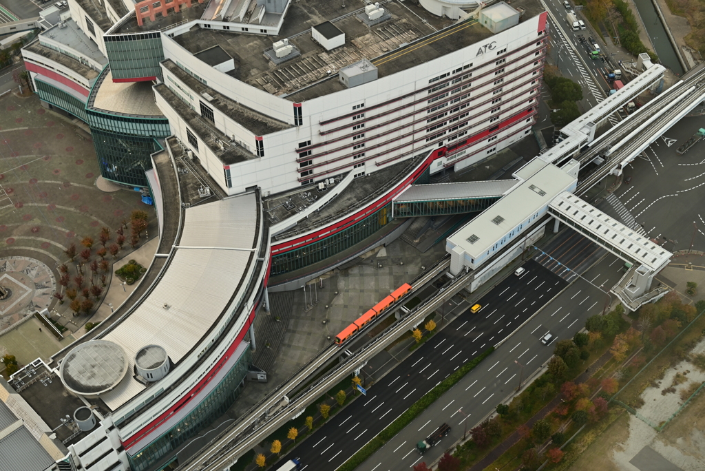 コスモスクエア駅