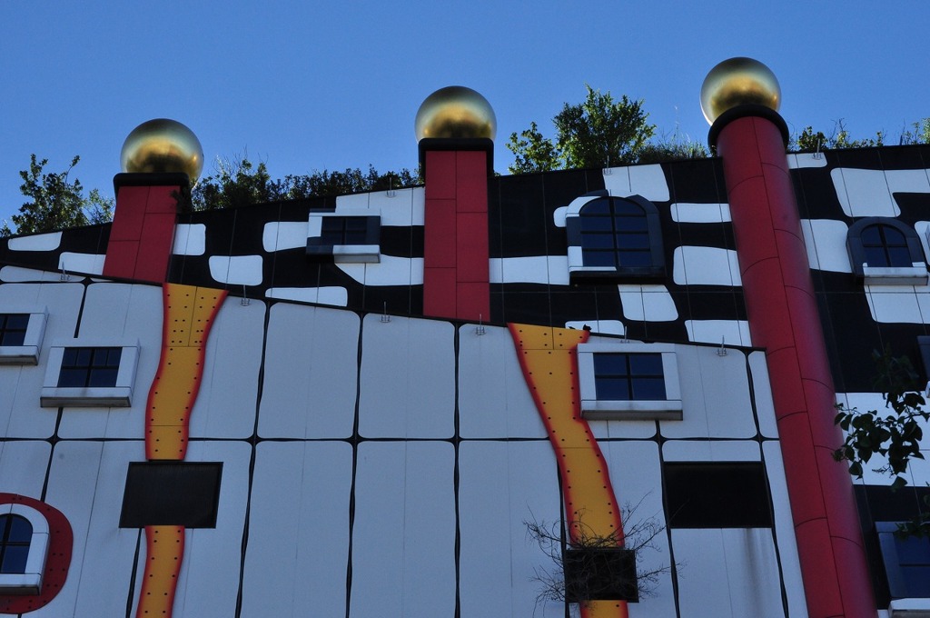 カラフルな外観