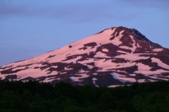 朝焼けの鳥海山