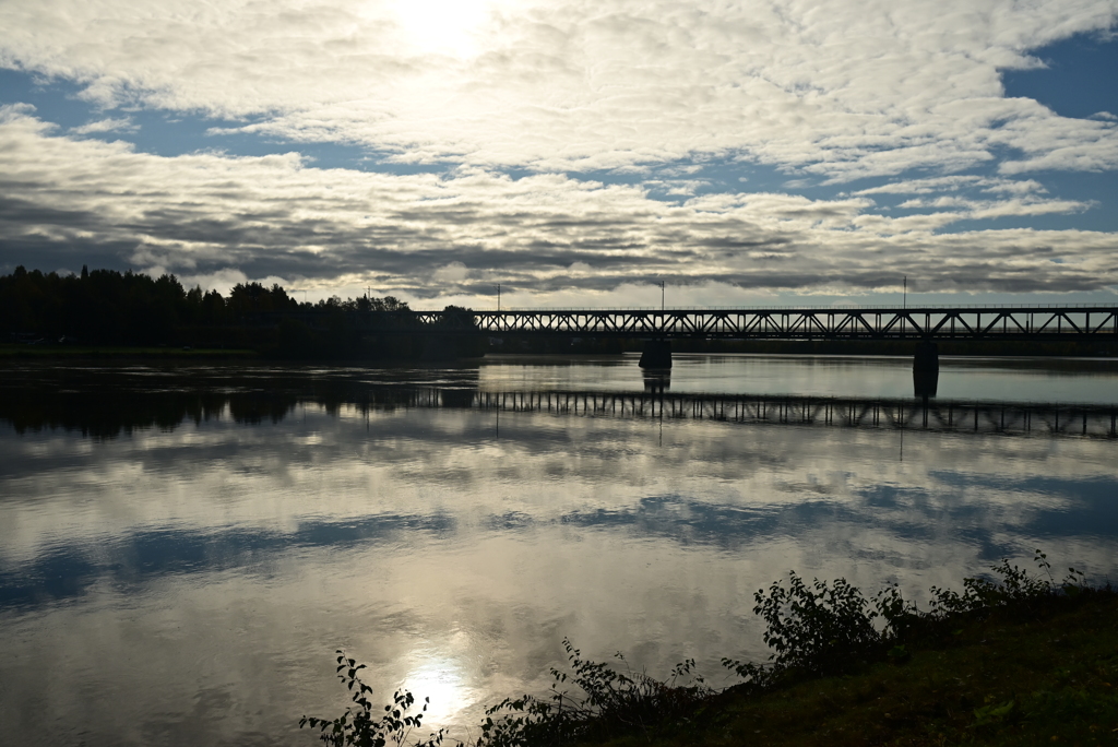 オウナス川と鉄道