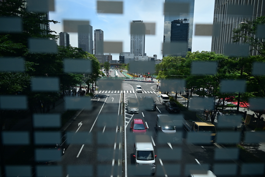 窓越しの風景