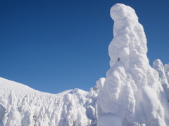 雪の巨像
