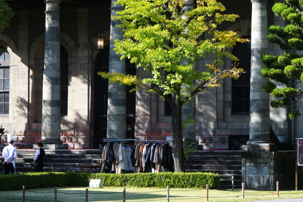 屋外のクローク