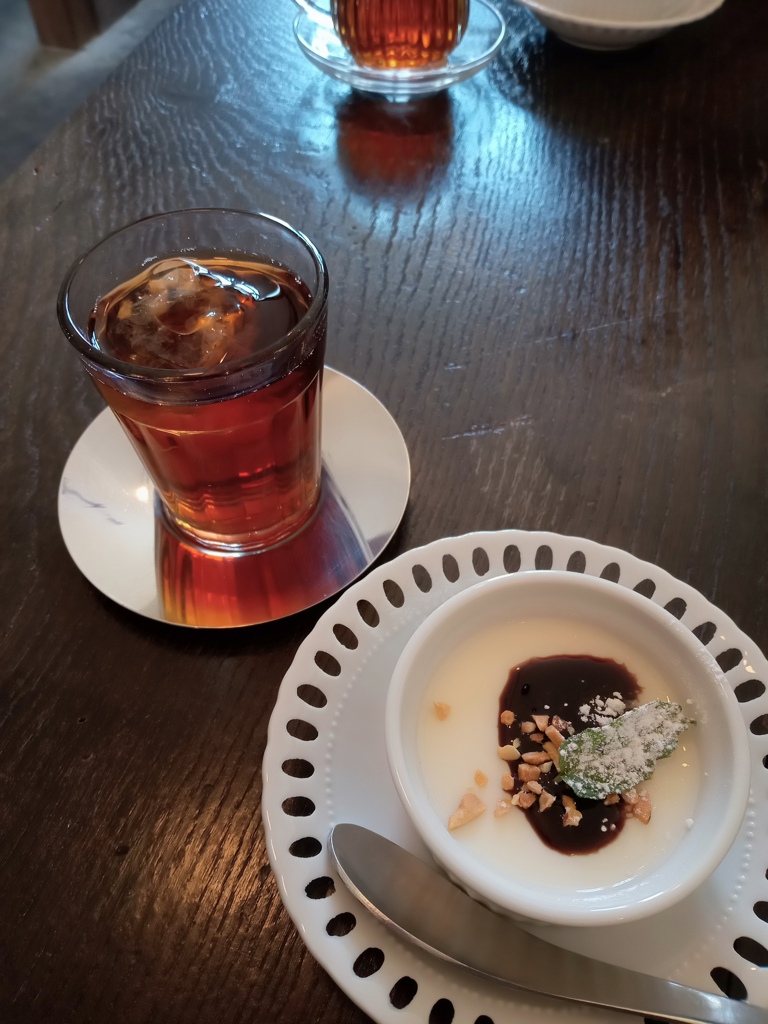 ミルクプリンとハーブティー