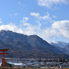鳥居と山と