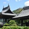 鐘楼と山門