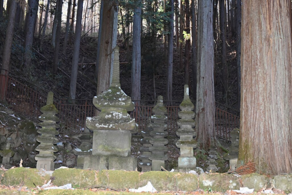 石造多宝塔