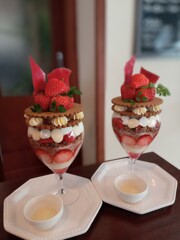 いちごのパフェ