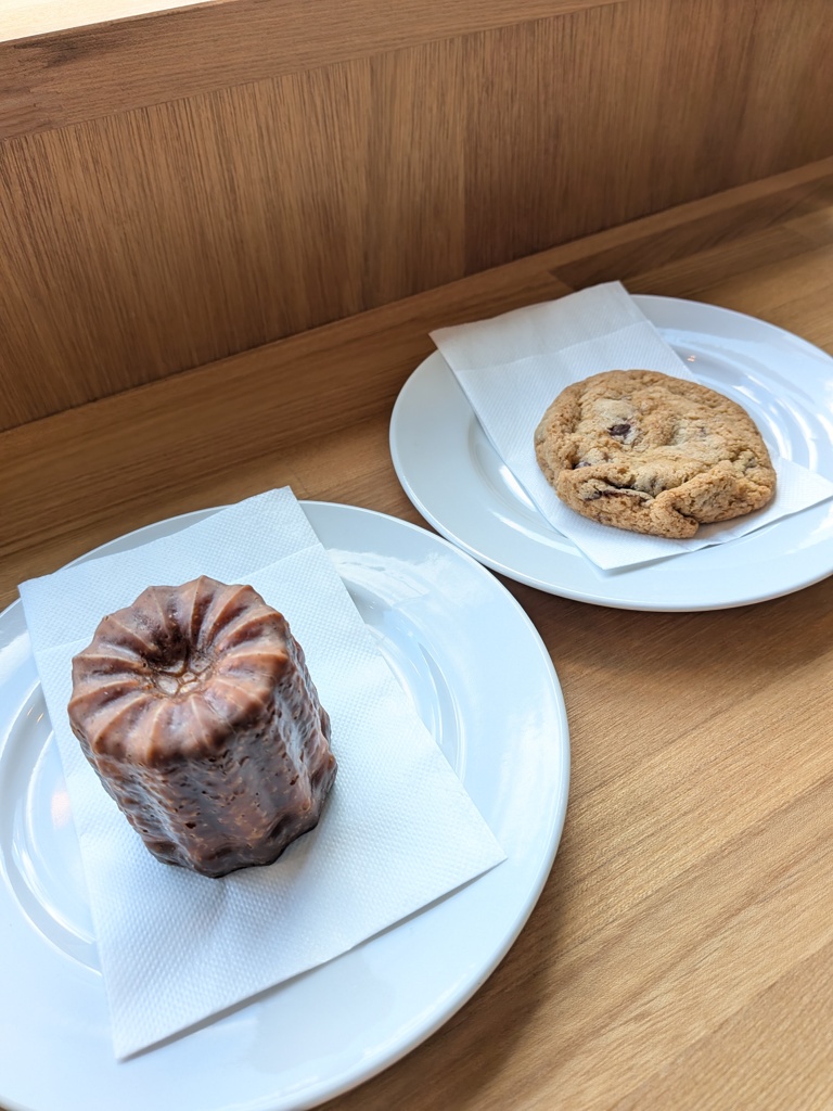 カヌレとチョコクッキー