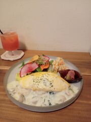 クリームオムライス