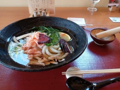 桜エビと旬の香味野菜おうどん