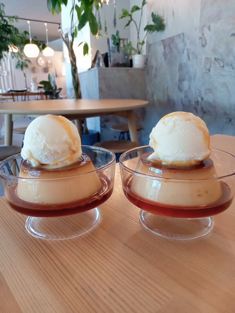 ほろ苦カラメルの固めプリン