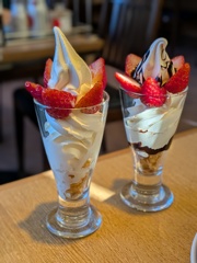 春いちごのミニパフェ