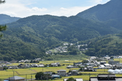 田園と山なみ