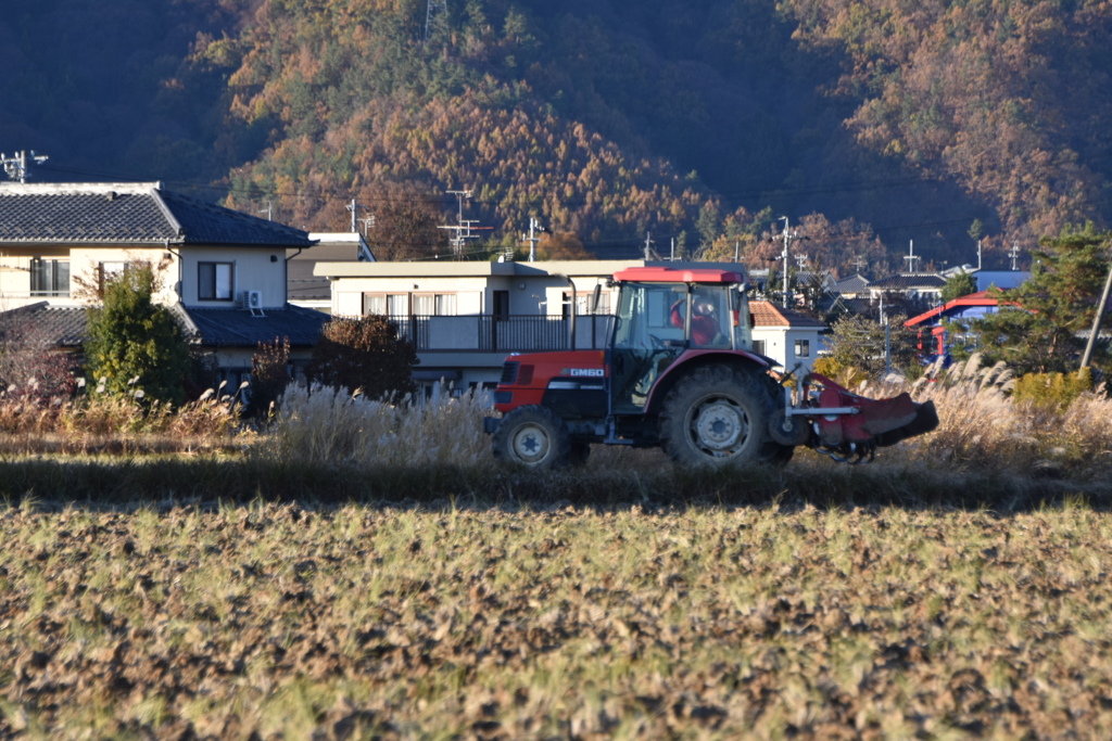 働く車