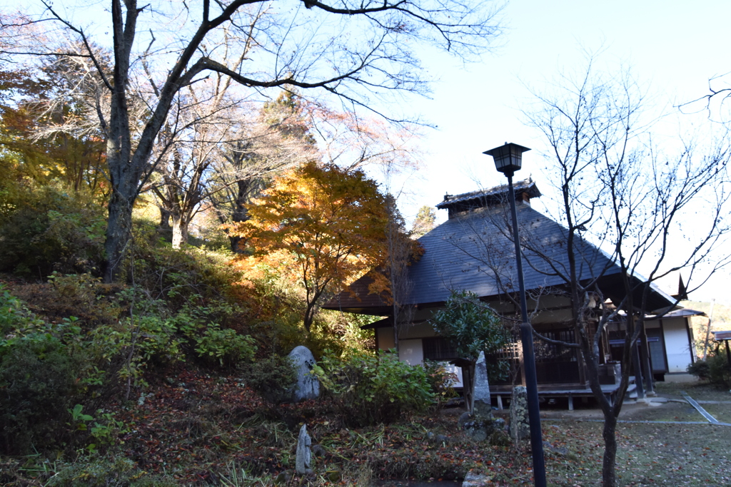 大湯薬師歌碑公園