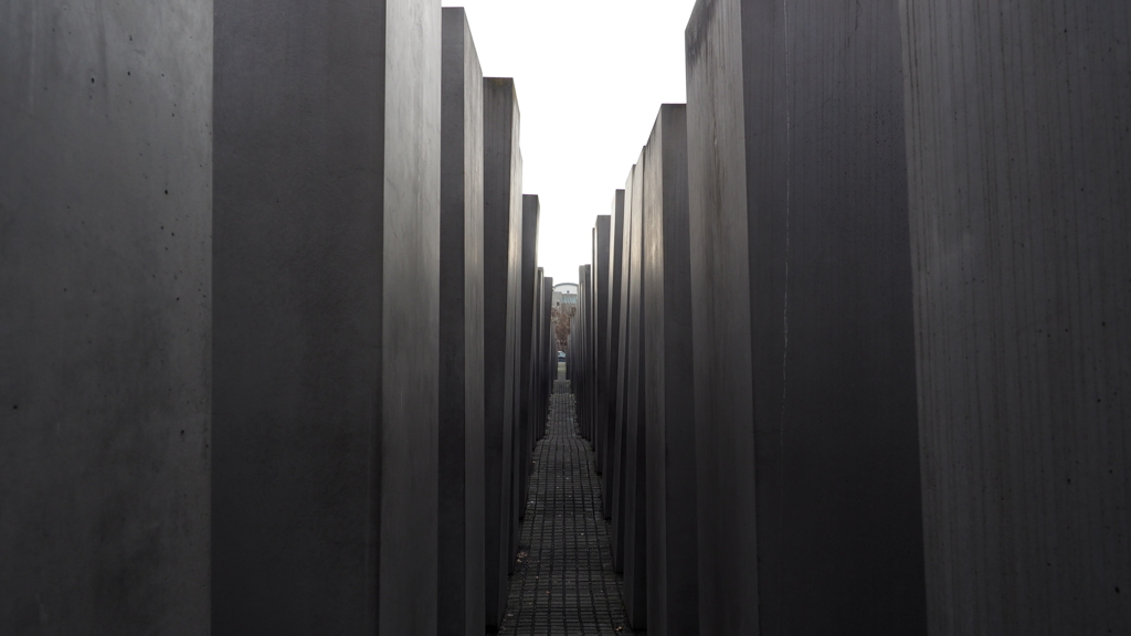 虐殺されたヨーロッパのユダヤ人のための記念碑