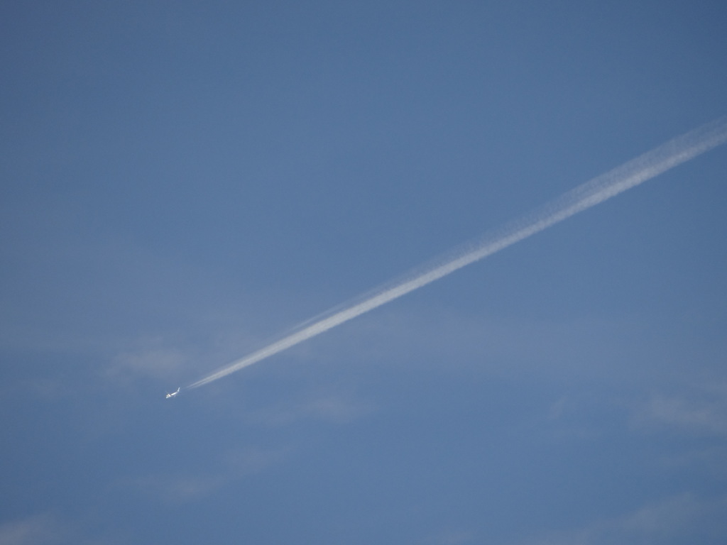 薄い雲間に