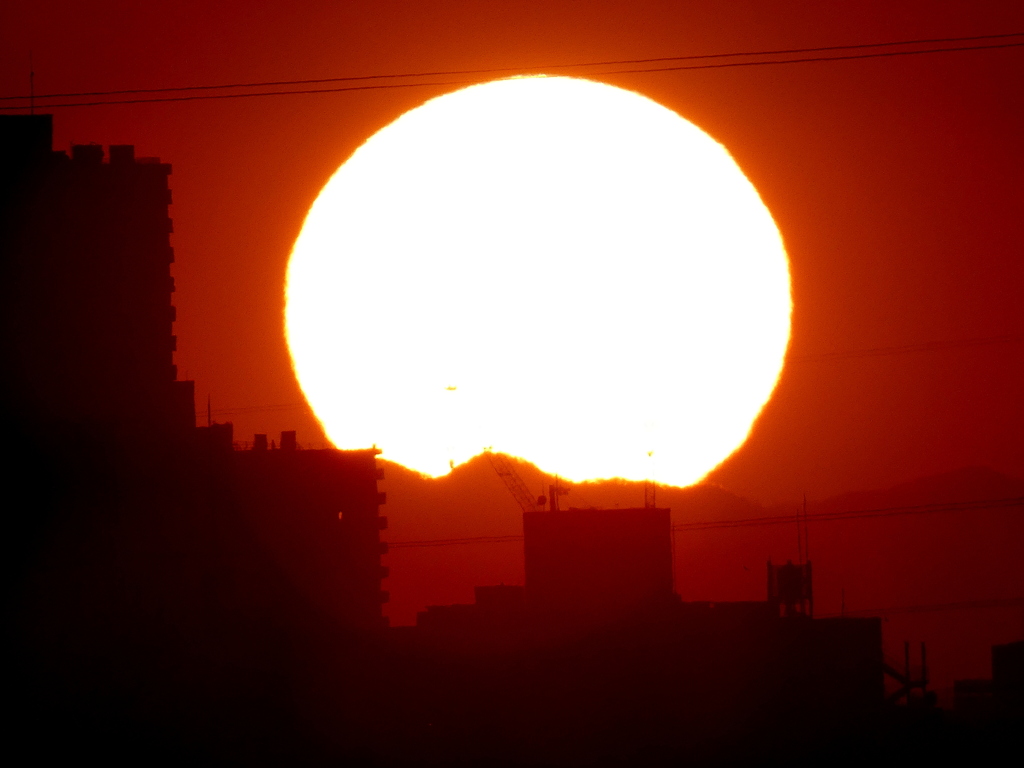 '22.11.03荒川西新井橋から加入道山からの日の入り