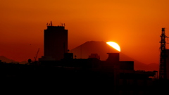 西新井橋から富士右裾の上の夕日