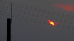 煙突の右雲間に