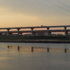 荒川の高速高架の夕景