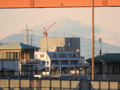 ’23新年の荒川土手から見えた赤城山の雲被る黒檜山