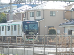 東武伊勢崎線の新型車両グリーンストライプ