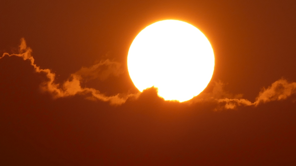 雲上の夕日