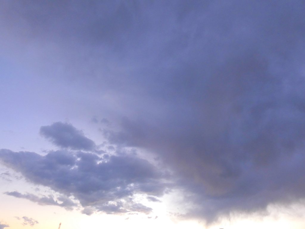 夕雲が段々パープルになってゆく風景
