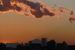師走夕暮れの丹沢山系と富士